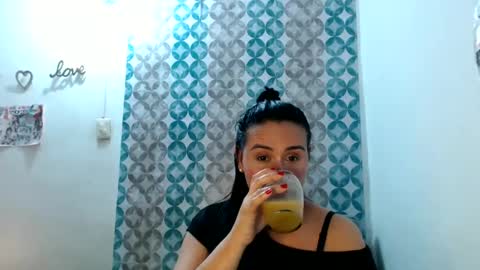 bella_florx online show from October 29, 10:13 pm