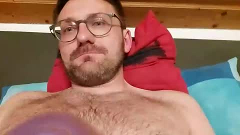 ben00189 online show from September 17, 6:20 pm