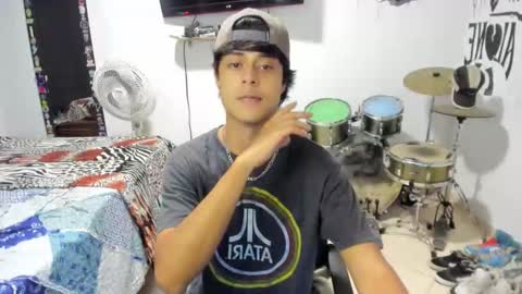 Snapshot of ben_falcon chatting on September 23, 3:28 am Ben online show from September 23, 3:28 am