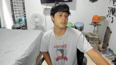 Snapshot of ben_falcon chatting on February 13, 7:21 pm Ben online show from February 13, 7:21 pm