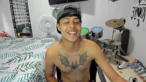 Snapshot of ben_falcon chatting on January 4, 8:48 pm Ben online show from January 4, 8:48 pm