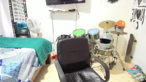 Snapshot of ben_falcon chatting on March 4, 8:49 pm Ben online show from March 4, 8:49 pm