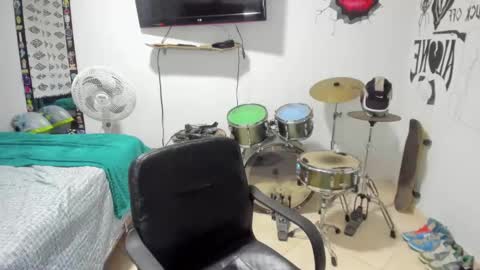 Snapshot of ben_falcon chatting on February 25, 11:00 pm Ben online show from February 25, 11:00 pm