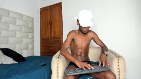 Snapshot of benbrownn chatting on September 24, 9:35 pm    online show from September 24, 9:35 pm