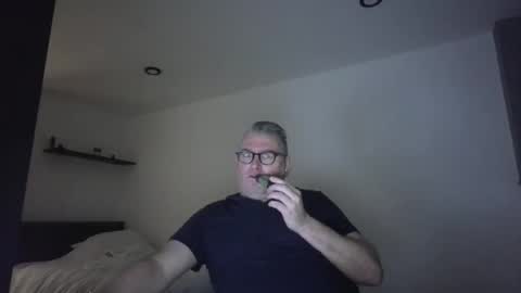 bengiles81 online show from April 26, 7:32 pm