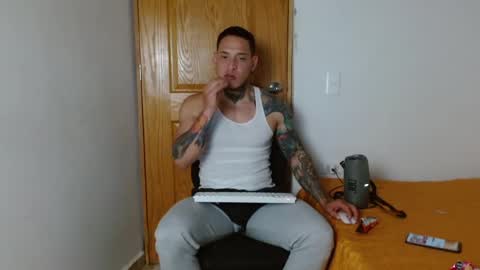 Snapshot of benjamin_isaac chatting on January 24, 12:10 am benjamin_isaac online show from January 24, 12:10 am