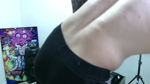 benjamin_isaac online show from June 4, 12:22 pm