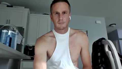 Snapshot of bennyc04041987 chatting on October 29, 3:26 pm BennyC online show from October 29, 3:26 pm