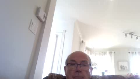 Snapshot of bernard1102 chatting on October 1, 8:02 pm bernard1102 online show from October 1, 8:02 pm