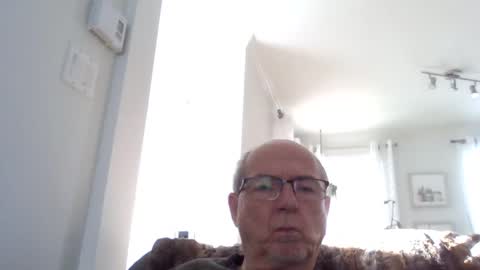 Snapshot of bernard1102 chatting on February 7, 4:14 pm bernard1102 online show from February 7, 4:14 pm