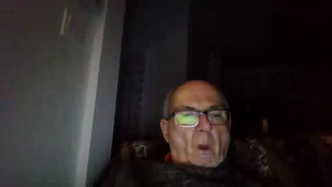 Snapshot of bernard1102 chatting on January 23, 2:55 am bernard1102 online show from January 23, 2:55 am