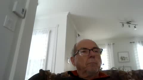 Snapshot of bernard1102 chatting on March 5, 8:01 pm bernard1102 online show from March 5, 8:01 pm