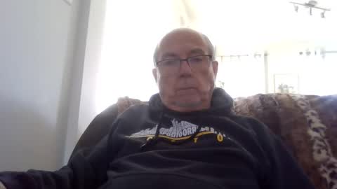 Snapshot of bernard1102 chatting on October 9, 4:56 pm bernard1102 online show from October 9, 4:56 pm