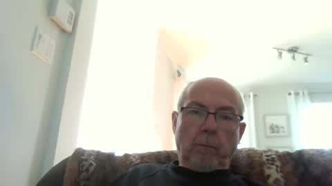 Snapshot of bernard1102 chatting on September 10, 2:49 pm bernard1102 online show from September 10, 2:49 pm