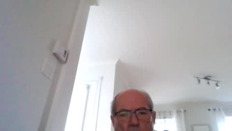 Snapshot of bernard1102 chatting on October 24, 12:29 pm bernard1102 online show from October 24, 12:29 pm