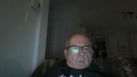 Snapshot of bernard1102 chatting on September 17, 12:11 am bernard1102 online show from September 17, 12:11 am