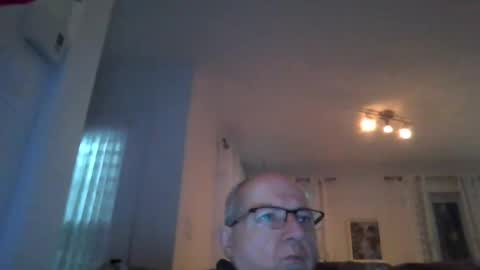 Snapshot of bernard1102 chatting on January 17, 11:38 am bernard1102 online show from January 17, 11:38 am