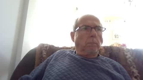 Snapshot of bernard1102 chatting on October 4, 5:51 pm bernard1102 online show from October 4, 5:51 pm