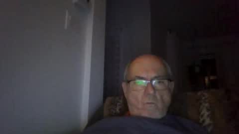 Snapshot of bernard1102 chatting on October 3, 12:37 am bernard1102 online show from October 3, 12:37 am