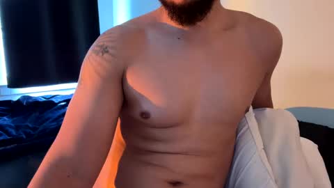 Snapshot of berriess_ chatting on December 29, 5:33 pm berriess_ online show from December 29, 5:33 pm