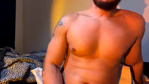 Snapshot of berriess_ chatting on March 12, 12:20 am berriess_ online show from March 12, 12:20 am