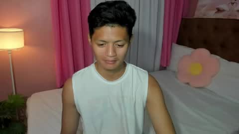 bhillrhey121103 online show from April 17, 10:12 pm