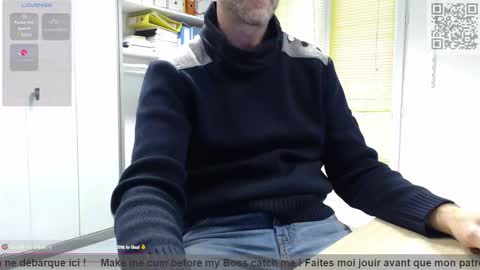 Snapshot of bi_french69 chatting on January 29, 2:00 pm My name is David and if you like public exhibitions you wont be disappointed with me LoL - My favorite vibes is 44  online show from January 29, 2:00 pm