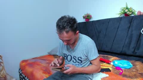 john and cris online show from April 2, 7:11 pm