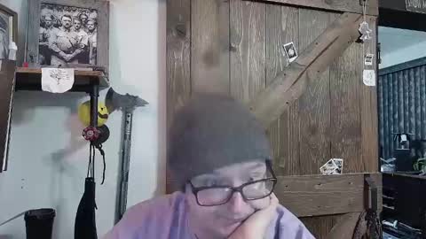 Snapshot of bigdbrillion chatting on February 3, 12:04 am Darryl online show from February 3, 12:04 am