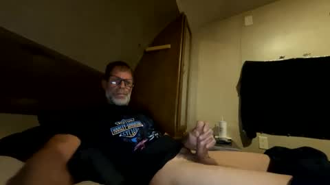 biggcock27 online show from November 15, 12:45 am