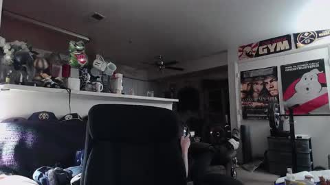 biggerisbetter21 online show from February 25, 4:35 am