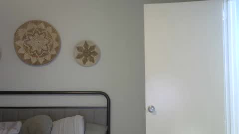 Snapshot of biggin10inch chatting on February 18, 11:30 pm Gavin online show from February 18, 11:30 pm