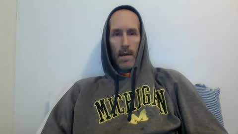 Snapshot of bighugemouthful chatting on February 13, 5:01 pm Chaz online show from February 13, 5:01 pm