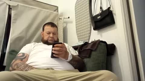 Snapshot of biglk324645168 chatting on December 29, 3:24 pm biglk324645168 online show from December 29, 3:24 pm