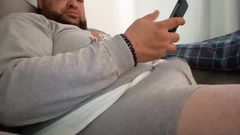 Snapshot of biglk324645168 chatting on December 5, 8:13 pm biglk324645168 online show from December 5, 8:13 pm