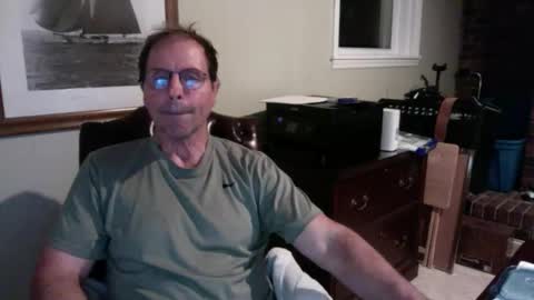 CumCMe online show from June 8, 10:05 am