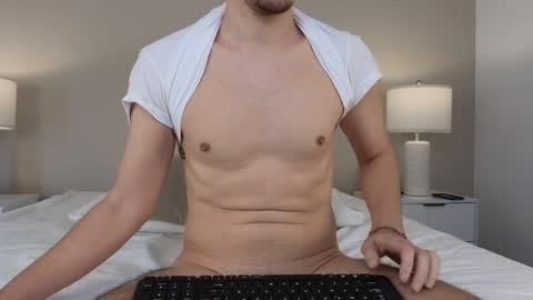Snapshot of bigonehott chatting on February 15, 3:17 pm       online show from February 15, 3:17 pm