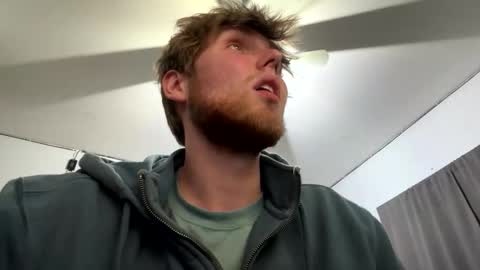 bigskinnyboyshh online show from April 6, 11:48 pm