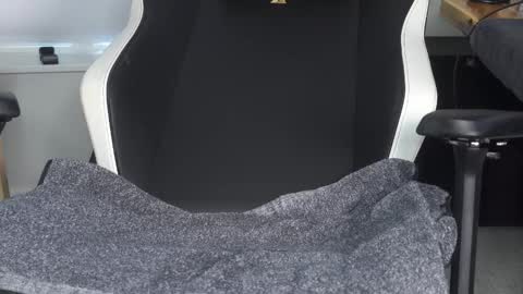 Snapshot of bigtoybear chatting on October 18, 10:04 pm Bigtoybear online show from October 18, 10:04 pm