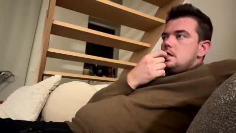 Snapshot of bingeling123 chatting on October 11, 10:58 pm bingeling123 online show from October 11, 10:58 pm