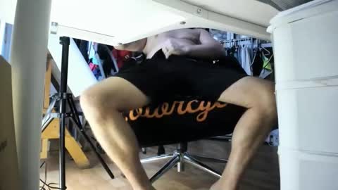 Snapshot of bisexualjay chatting on October 24, 6:20 pm bisexualjay online show from October 24, 6:20 pm