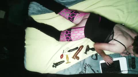 Snapshot of biteme13 chatting on September 13, 10:16 am biteme13 online show from September 13, 10:16 am