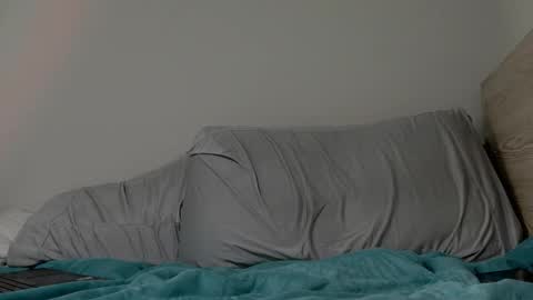 bitix00 online show from December 7, 4:42 am