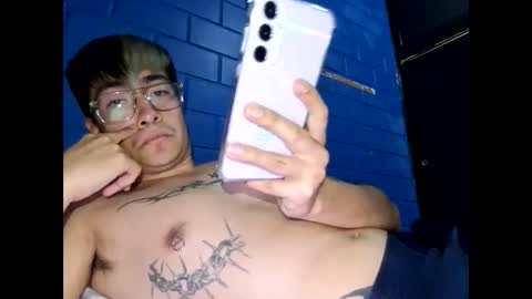 bittersweet_guy_ online show from February 18, 8:38 am