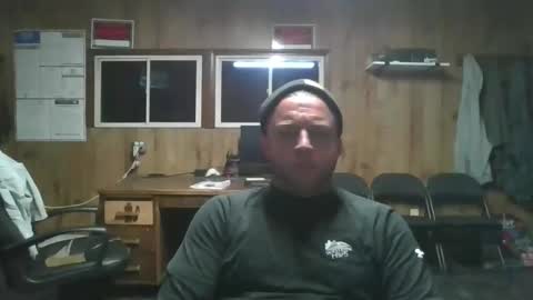 bjhancock_28 online show from November 17, 9:18 pm