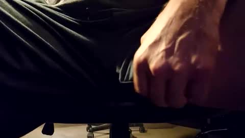 Snapshot of bkupsguy chatting on October 16, 1:24 am bkupsguy online show from October 16, 1:24 am