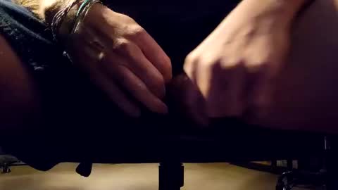 Snapshot of bkupsguy chatting on February 22, 1:33 am bkupsguy online show from February 22, 1:33 am