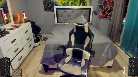 Plant Base Streamers From Pennsylvania online show from January 9, 11:13 pm