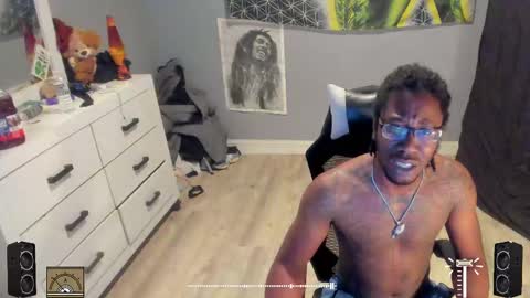 Plant Base Streamers From Pennsylvania online show from September 25, 11:13 pm