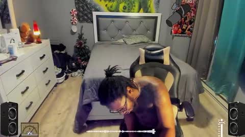 Plant Base Streamers From Pennsylvania online show from December 30, 11:17 pm